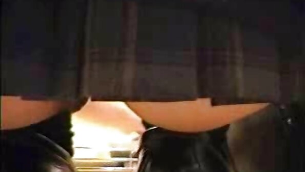 Uma loira com filme pornô os melhores uma bucetinha carnuda sendo fodida no estilo cachorrinho na cama
